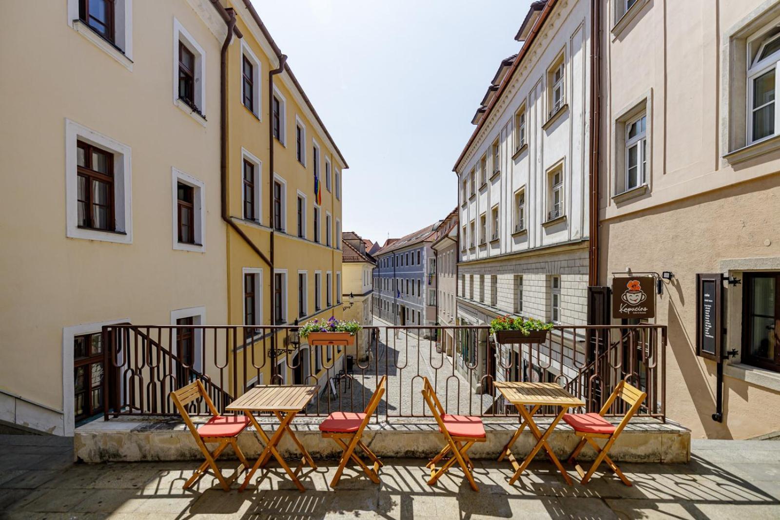 Klariska Near Michael's Gate Apartment Pressburg
